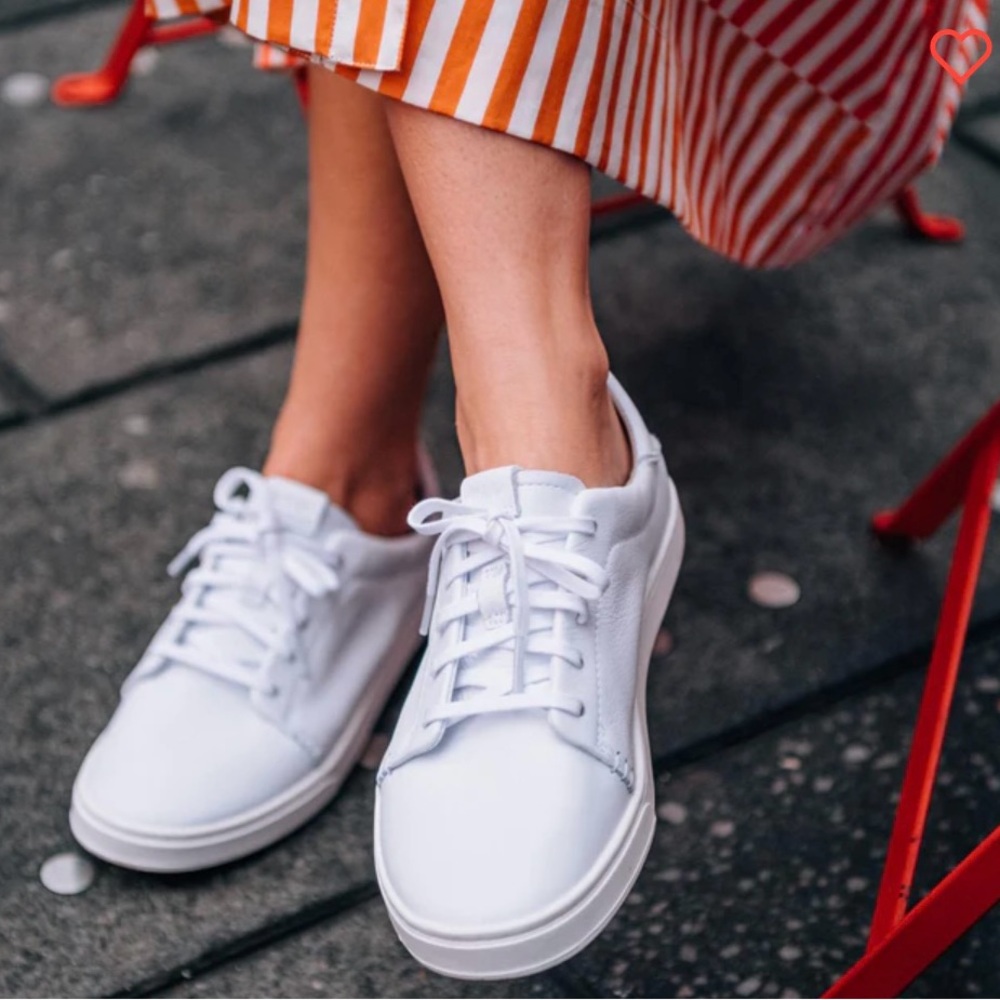 Olukai Womans  leather white sneakers Pehuea Li lli  size 8